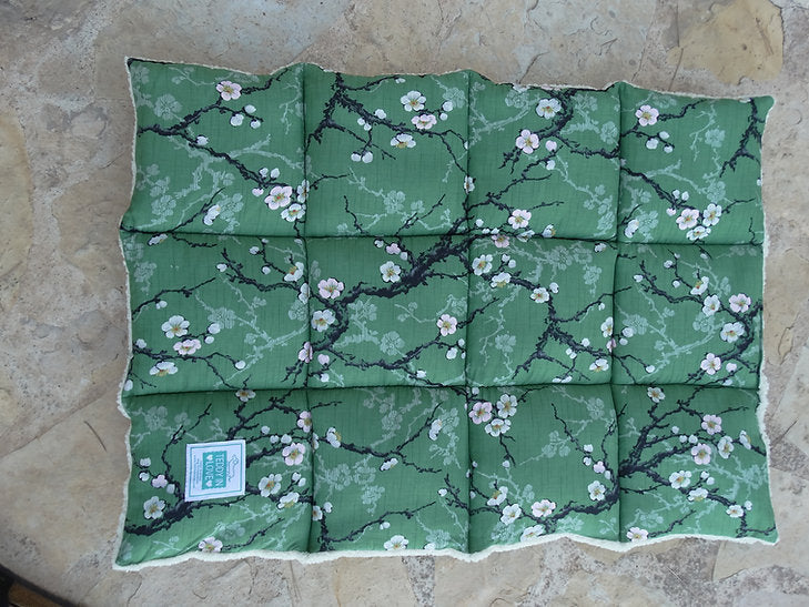 ISLA Dog Blanket - delicate green