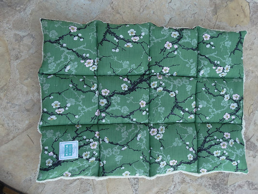 ISLA Dog Blanket - delicate green