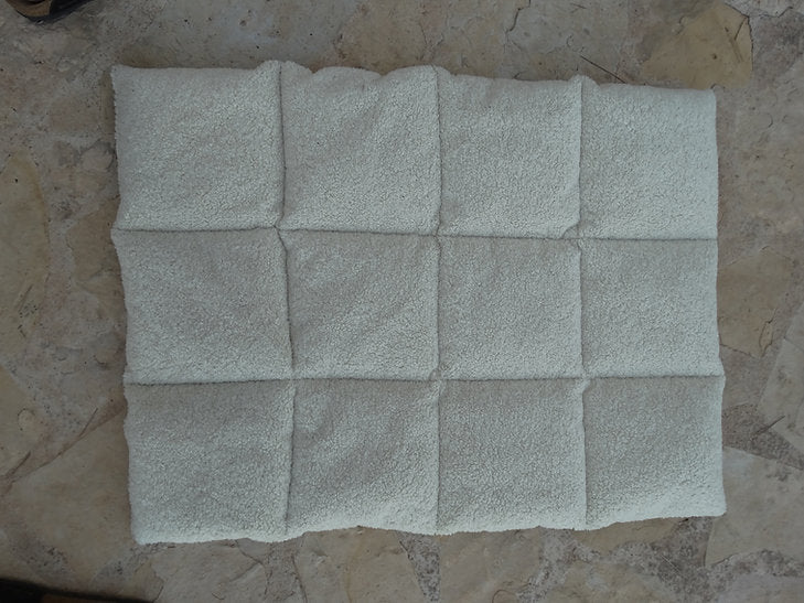 ISLA Dog Blanket - delicate green
