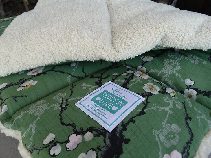 ISLA Dog Blanket - delicate green
